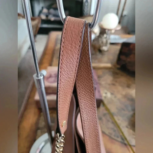 Michael Kors Hamilton w/crossbody strap - Picture 7 of 9